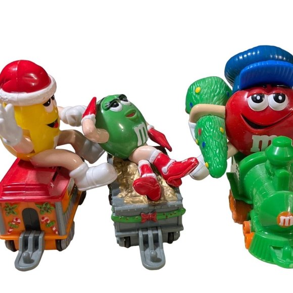 M&Ms Mini Plastic Christmas Train Set of Three - Picture 5 of 12